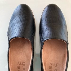 Naturalizer flats,memory foam, arch support. Gently worn a few times